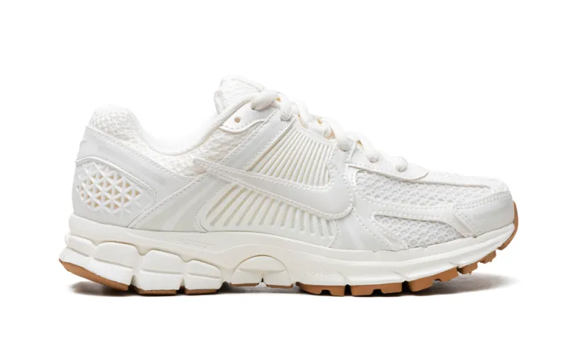 Nike Lifestyle WMNS Nike Zoom Vomero 5 'SAIL GUM'